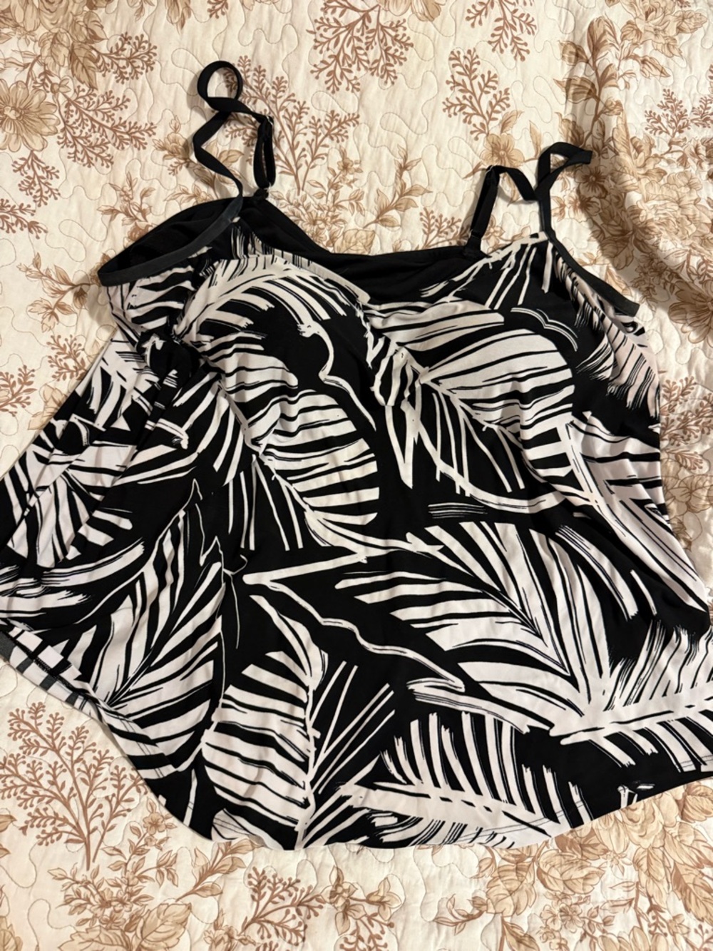 Black & White Leaf Print Swim Top